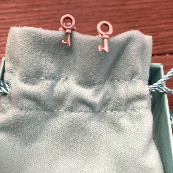 Tiffany &Co - Picture 2 of 8